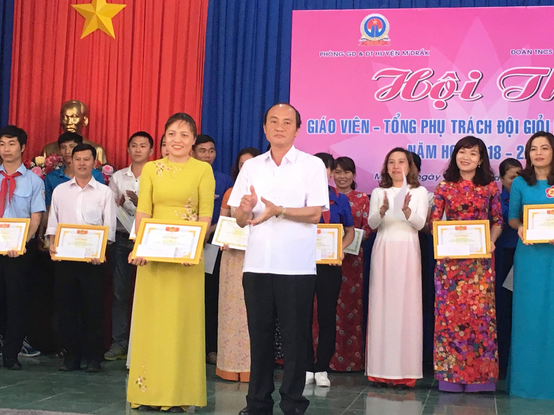 Huyện M'Drắk tổ chức Hội thi “Giáo viên Tổng phụ trách Đội giỏi” cấp huyện năm học 2018-2019